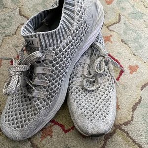 Mens NO BULL size 11